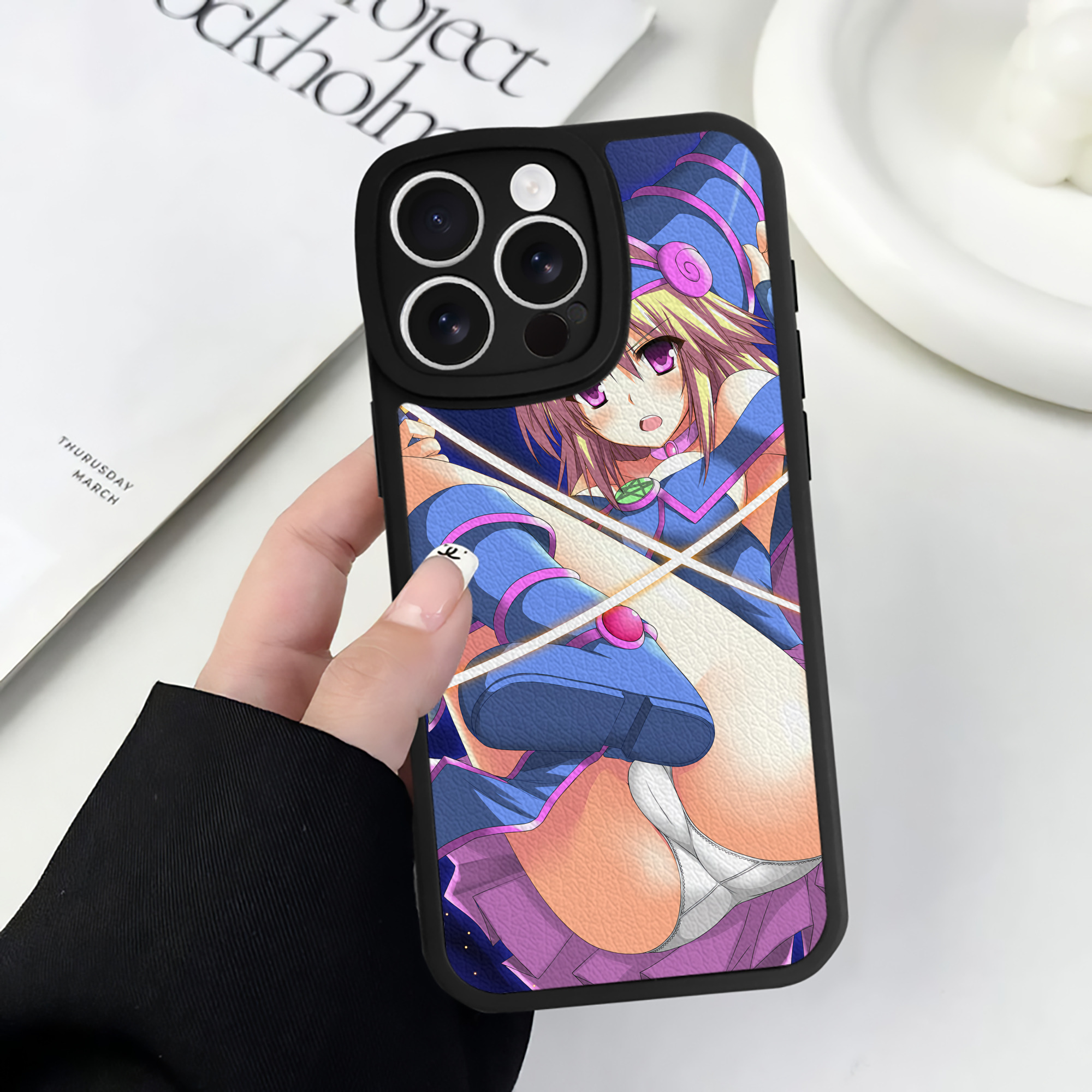 （画像用） 遊☆戯☆王 Yu-Gi-Oh! 【iPhone 16シリーズ対応】シリコンスマホケース（レザー調） 材質：シリコン